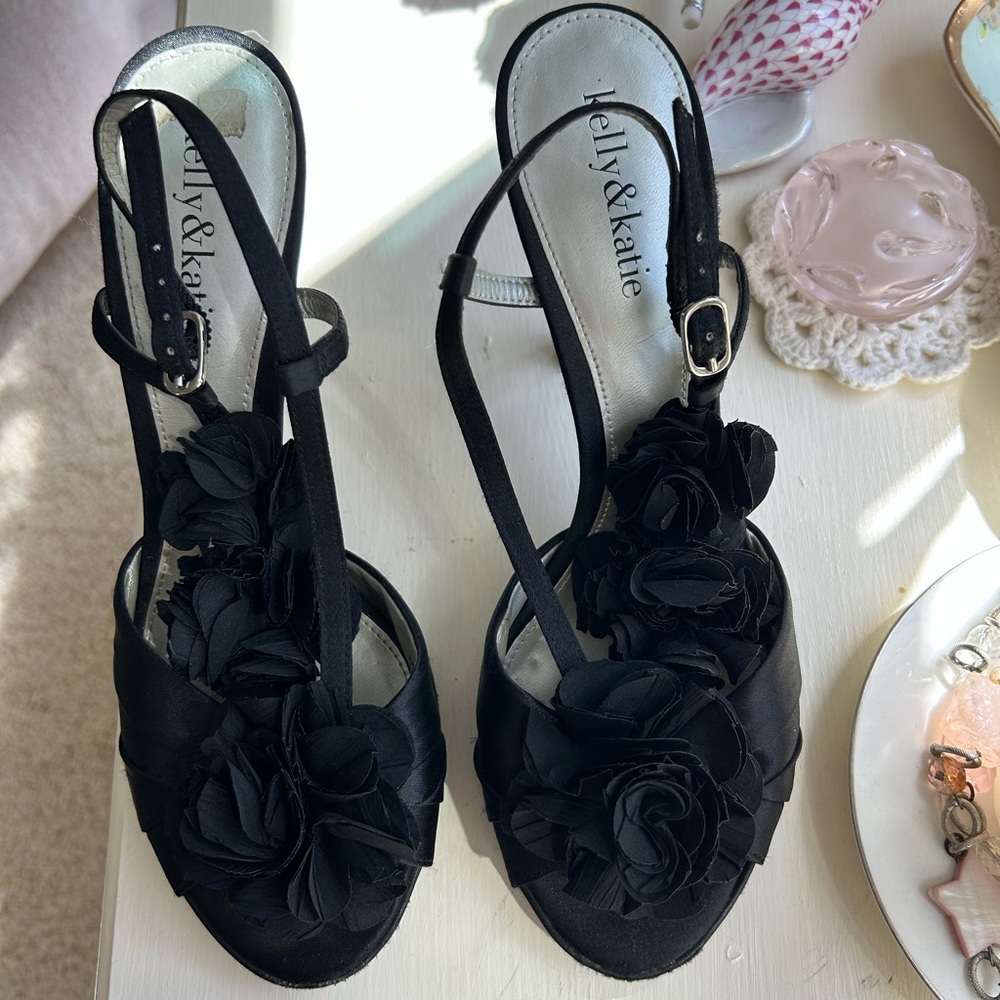 vintage floral black heels